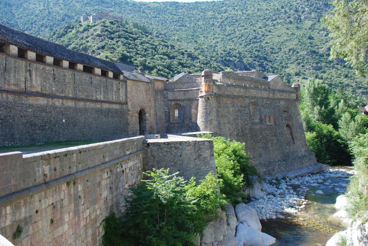 Appartement De Charme Au Coeur D Une Cite Medievale Villefranche-de-Conflent Exterior photo